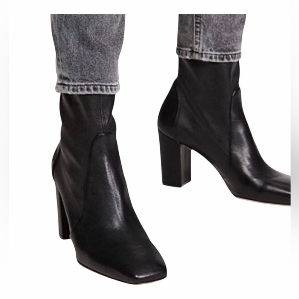 Weitzman Caressa 80 Stretch Leather Pull-On Covered Block Heel Bootie Size 7.5